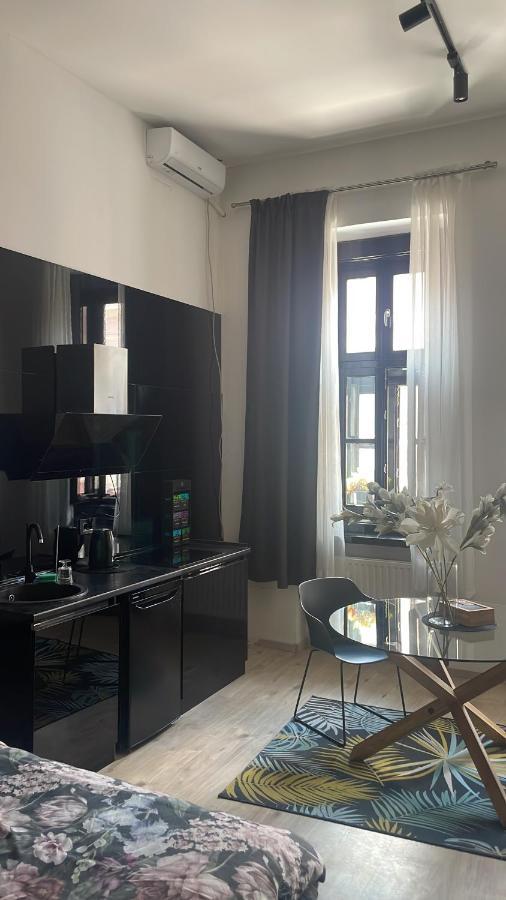 Lux Dabich 1 Apartment Нови Сад Екстериор снимка