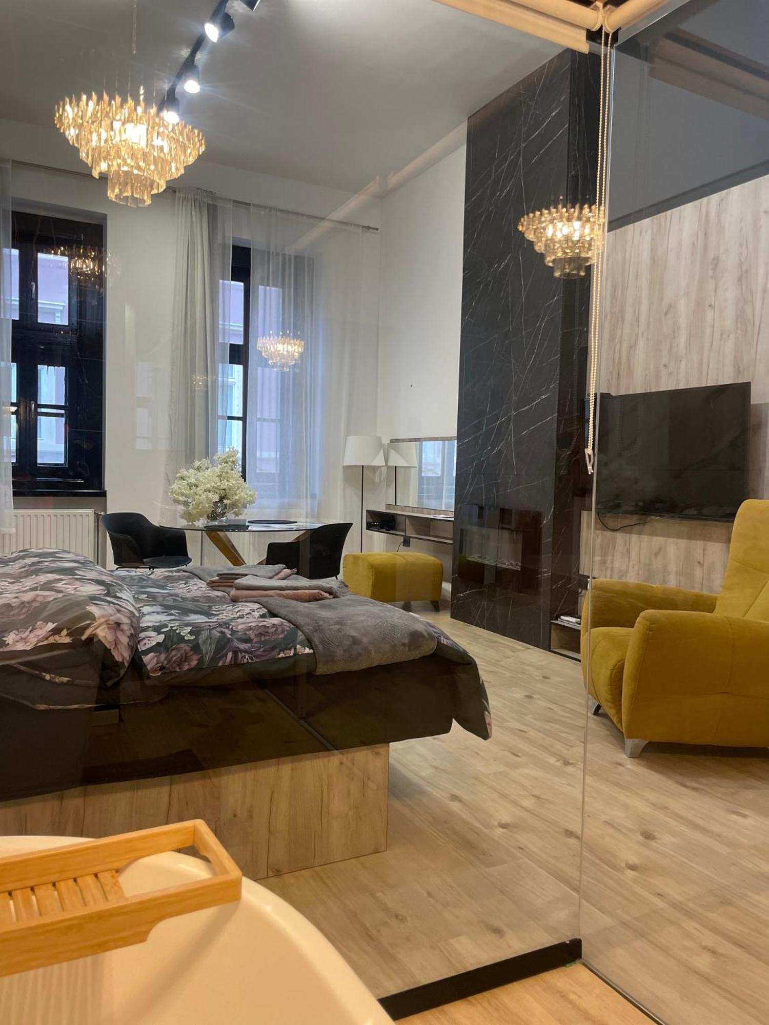 Lux Dabich 1 Apartment Нови Сад Екстериор снимка